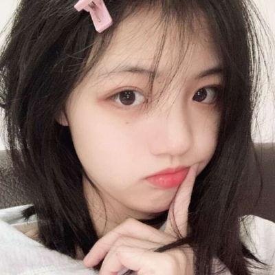 9顶假发的女孩